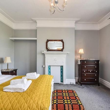 Traditional 3-Bed Property In Pontcanna With Parking Кардифф Экстерьер фото