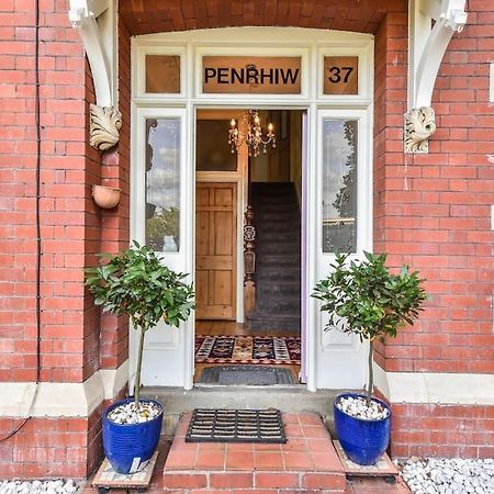Traditional 3-Bed Property In Pontcanna With Parking Кардифф Экстерьер фото
