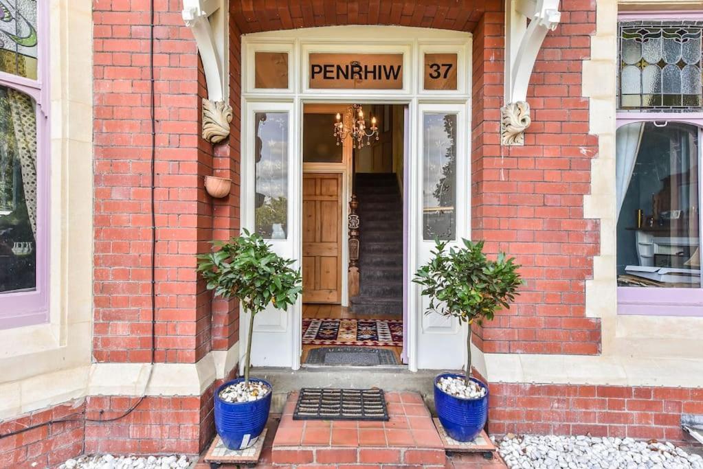 Traditional 3-Bed Property In Pontcanna With Parking Кардифф Экстерьер фото