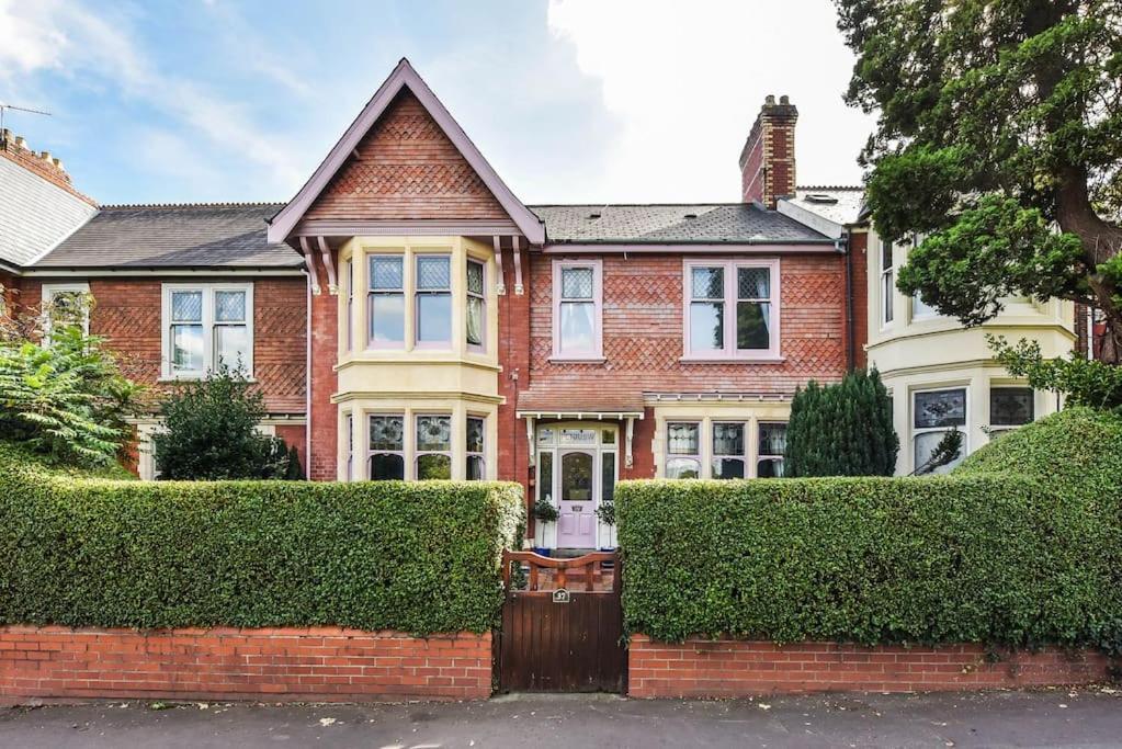Traditional 3-Bed Property In Pontcanna With Parking Кардифф Экстерьер фото