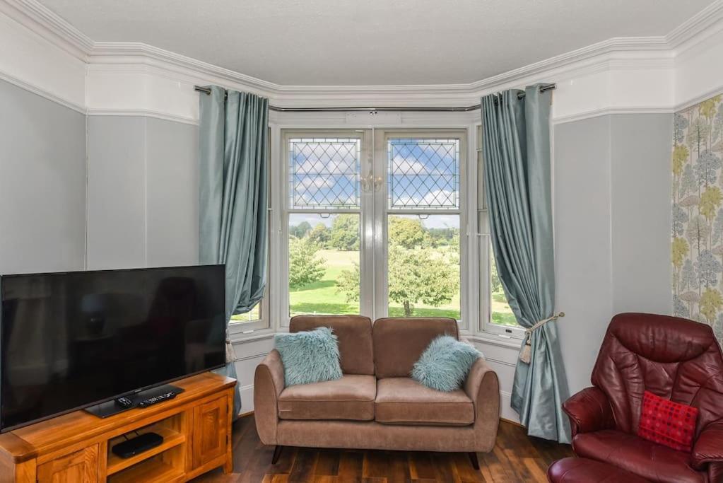 Traditional 3-Bed Property In Pontcanna With Parking Кардифф Экстерьер фото