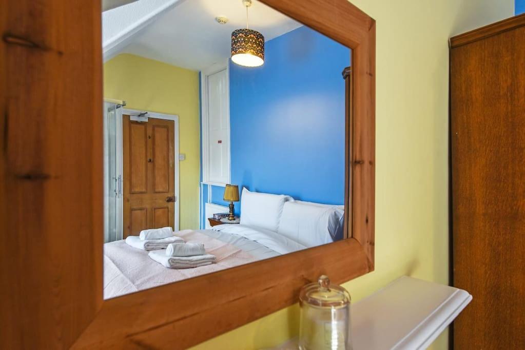 Traditional 3-Bed Property In Pontcanna With Parking Кардифф Экстерьер фото