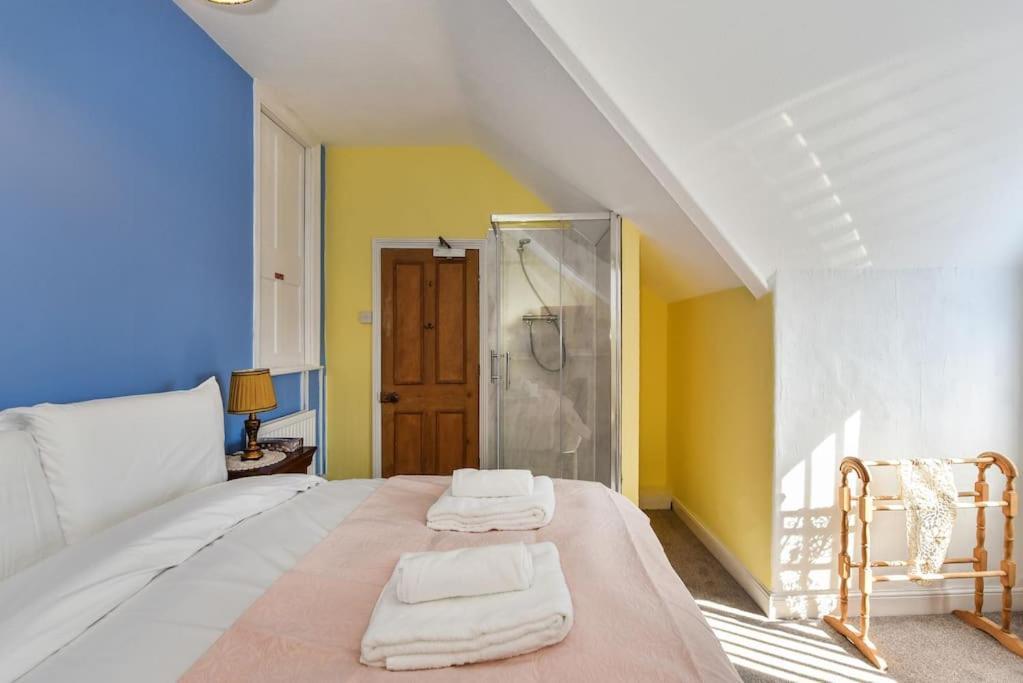 Traditional 3-Bed Property In Pontcanna With Parking Кардифф Экстерьер фото