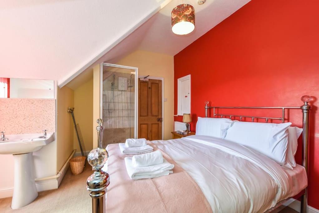 Traditional 3-Bed Property In Pontcanna With Parking Кардифф Экстерьер фото