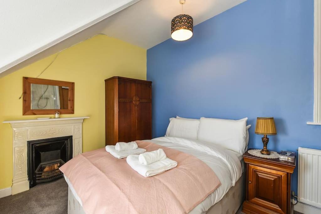 Traditional 3-Bed Property In Pontcanna With Parking Кардифф Экстерьер фото