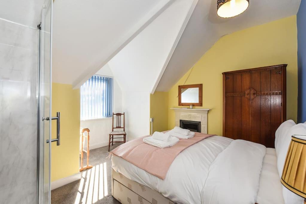 Traditional 3-Bed Property In Pontcanna With Parking Кардифф Экстерьер фото