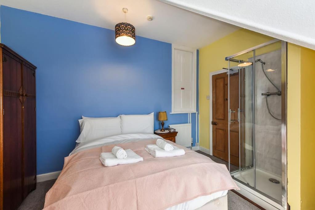 Traditional 3-Bed Property In Pontcanna With Parking Кардифф Экстерьер фото