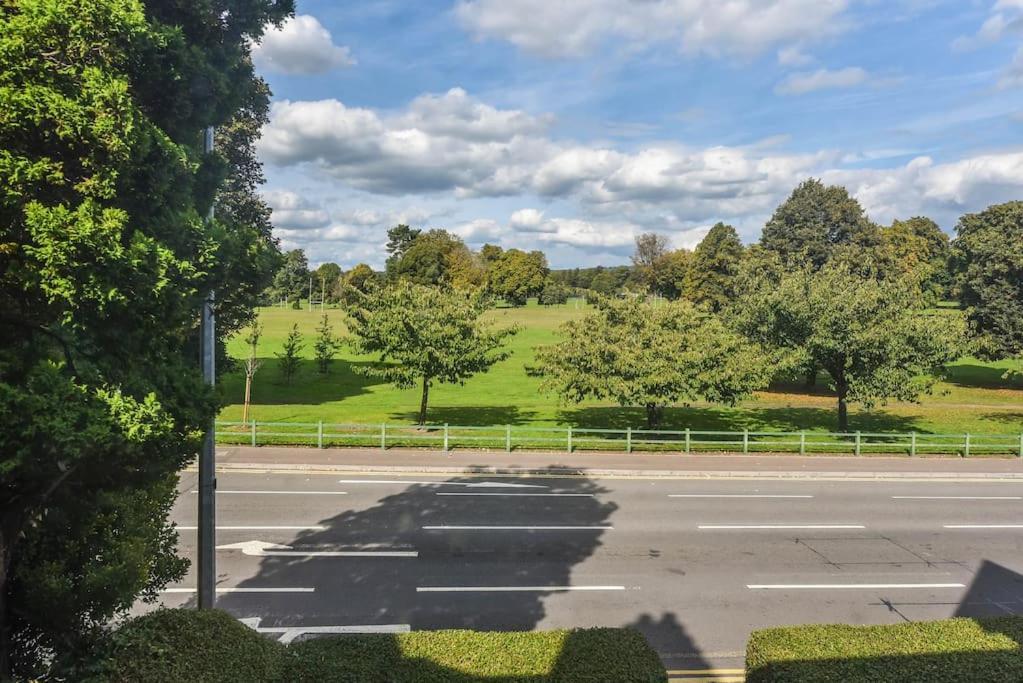 Traditional 3-Bed Property In Pontcanna With Parking Кардифф Экстерьер фото